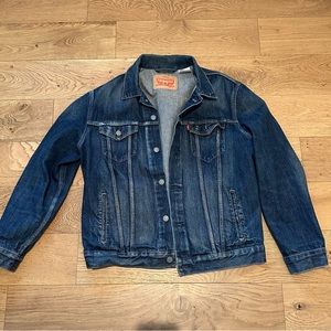 Men’s large Levi  denim jacket.